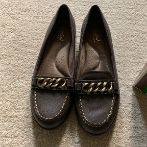 Naturalizer brown loafers 7W like new